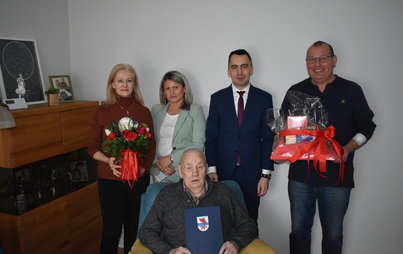 Zdjęcie do 105 urodziny mieszkańca Dobrzan